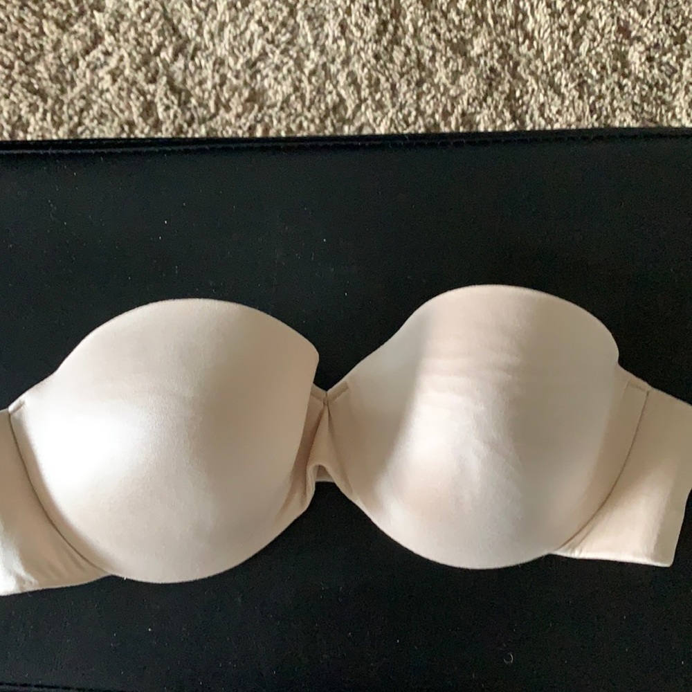 Maidenform 36B strapless bra